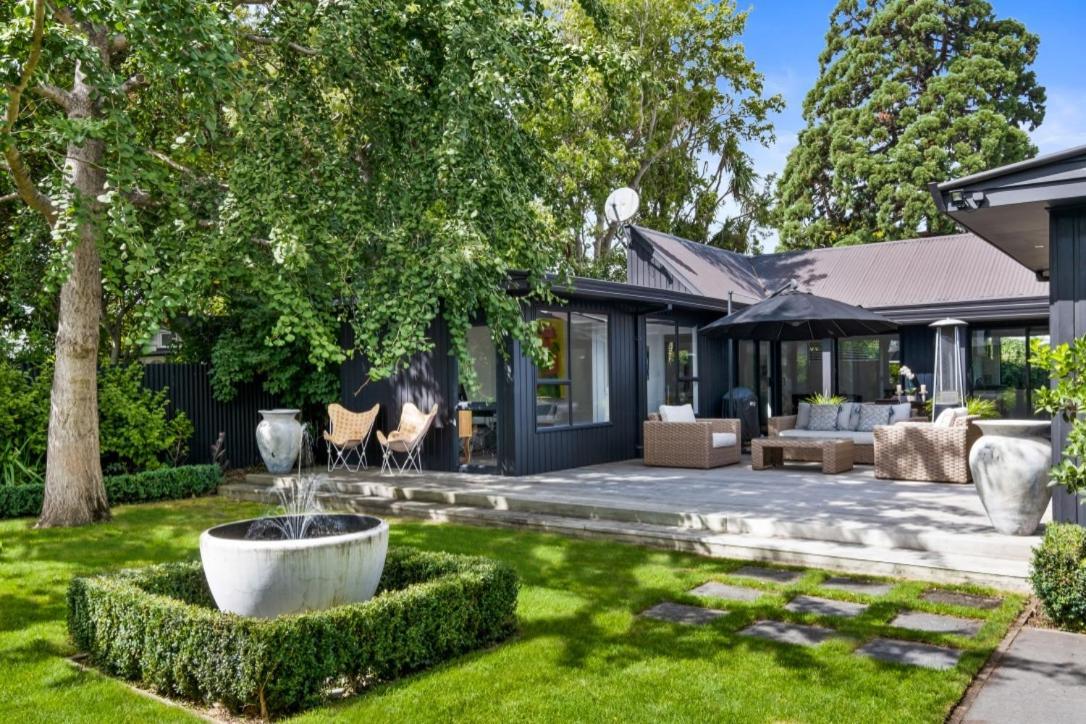 Black Luxury Lodge Бленхайм Екстериор снимка